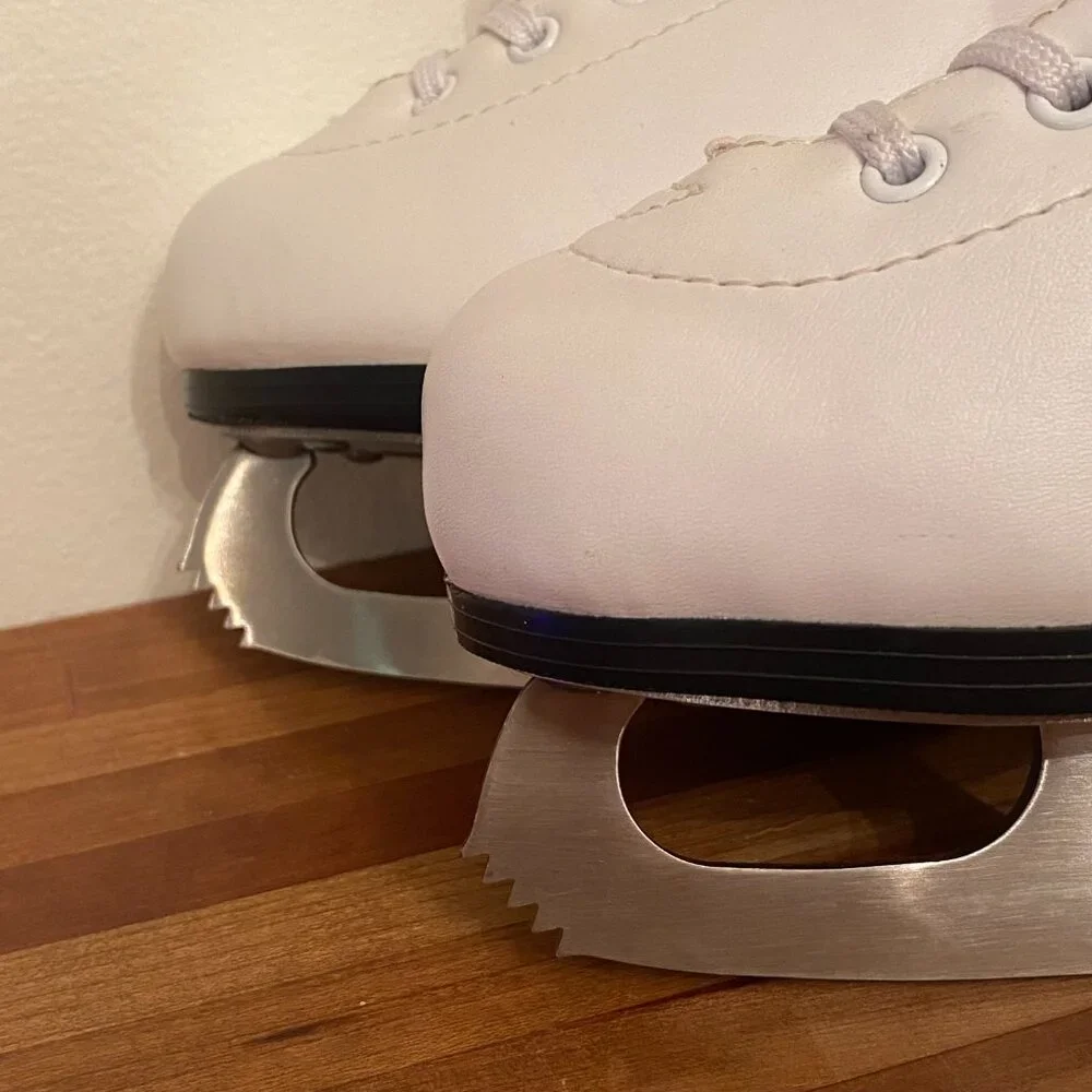 Ice Skates White Ice Figure Skating Shoe by American Athletic Girls Youth Size 5 - Picture 3 of 15